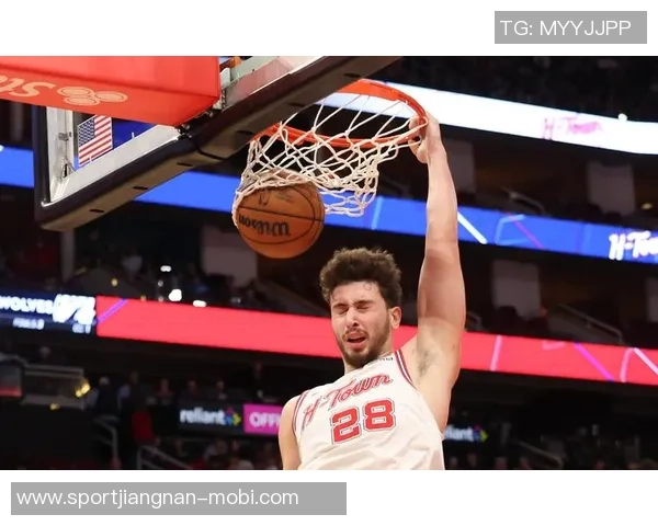 申京与亚当斯默契配合卡佩拉迅速融入双塔战术体系 申京与亚当斯默契配合卡佩拉迅速融入双塔战术体系